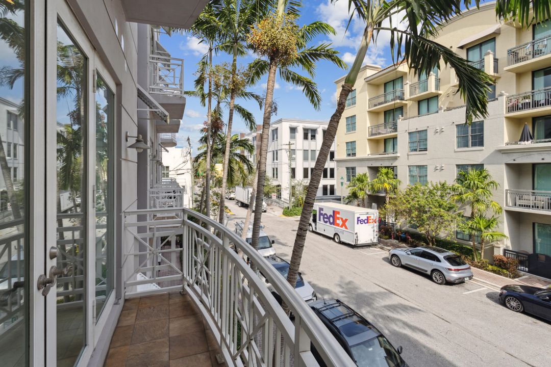 For Rent: $4,750 (2 beds, 2 baths, 1307 Square Feet)