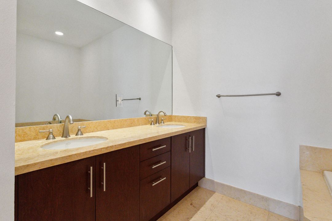 For Rent: $4,750 (2 beds, 2 baths, 1307 Square Feet)