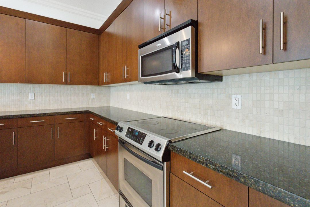For Rent: $4,750 (2 beds, 2 baths, 1307 Square Feet)