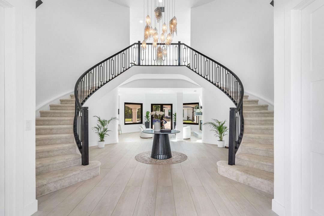 For Sale: $6,995,000 (9 beds, 8 baths, 9479 Square Feet)