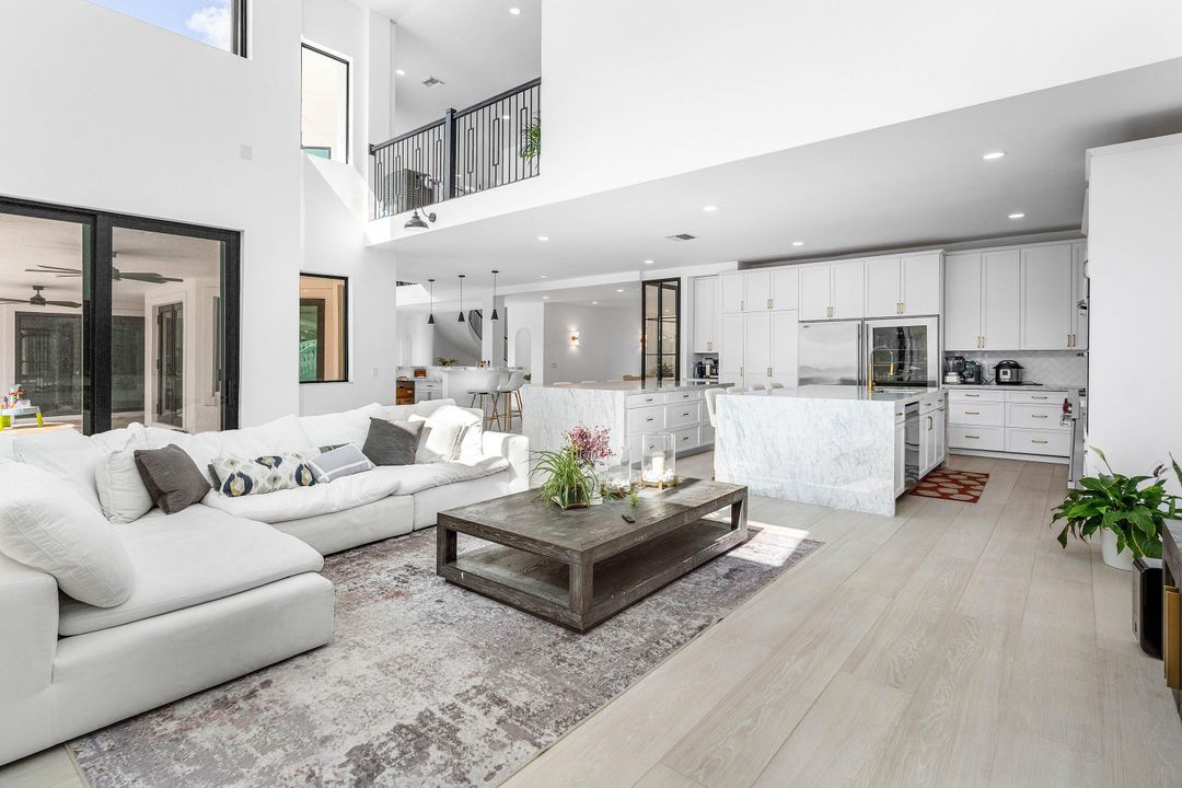 For Sale: $6,995,000 (9 beds, 8 baths, 9479 Square Feet)