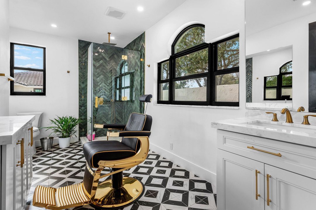 For Sale: $6,995,000 (9 beds, 8 baths, 9479 Square Feet)