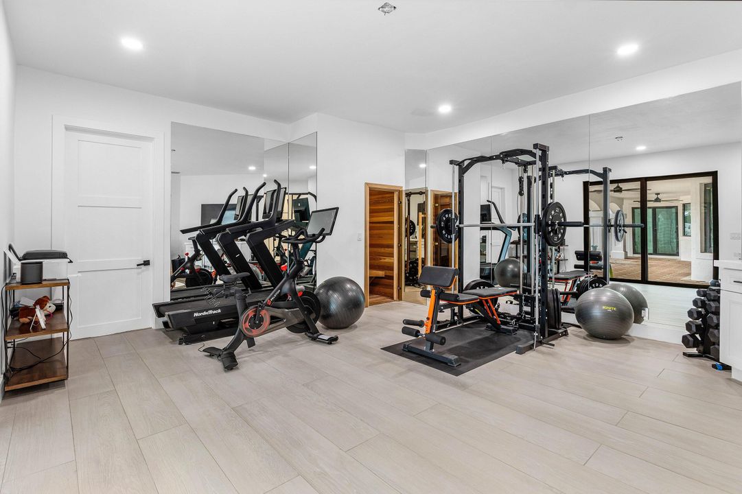 For Sale: $6,995,000 (9 beds, 8 baths, 9479 Square Feet)