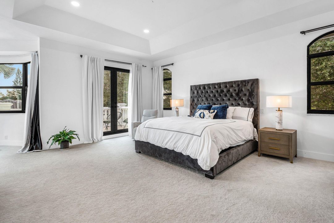 For Sale: $6,995,000 (9 beds, 8 baths, 9479 Square Feet)