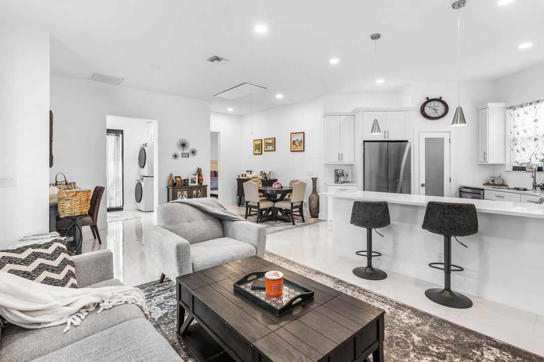 For Sale: $6,995,000 (9 beds, 8 baths, 9479 Square Feet)