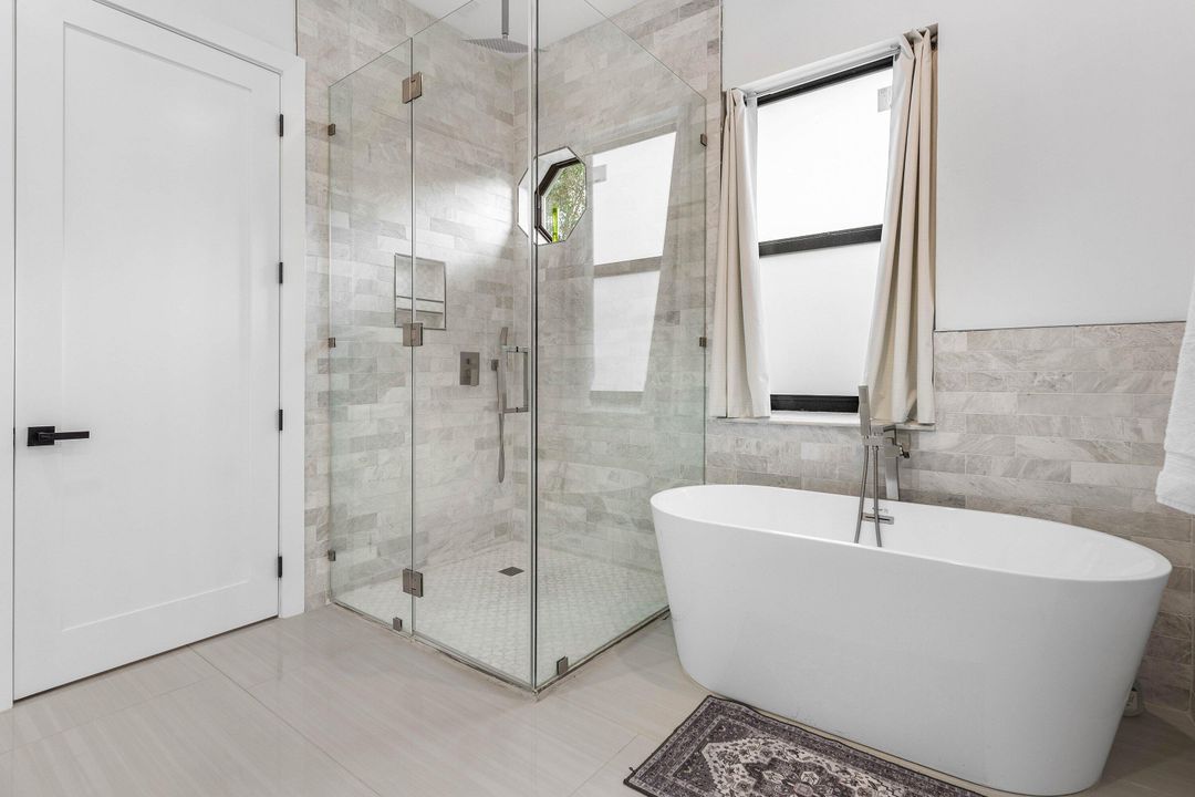 For Sale: $6,995,000 (9 beds, 8 baths, 9479 Square Feet)