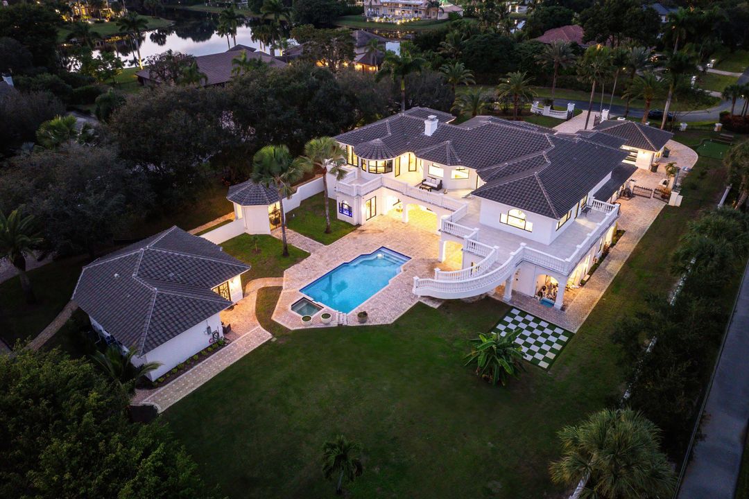 For Sale: $6,995,000 (9 beds, 8 baths, 9479 Square Feet)