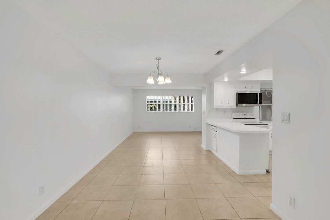 For Rent: $2,750 (2 beds, 2 baths, 2088 Square Feet)