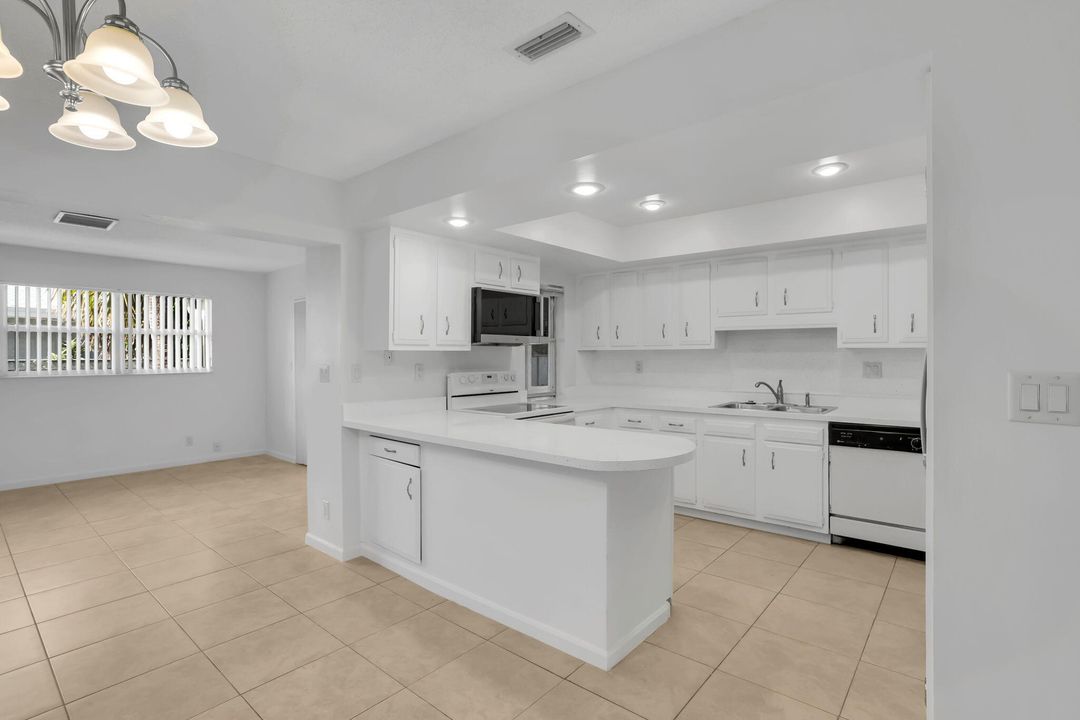 For Rent: $2,750 (2 beds, 2 baths, 2088 Square Feet)