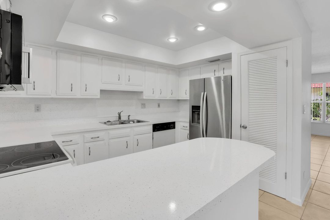 For Rent: $2,750 (2 beds, 2 baths, 2088 Square Feet)