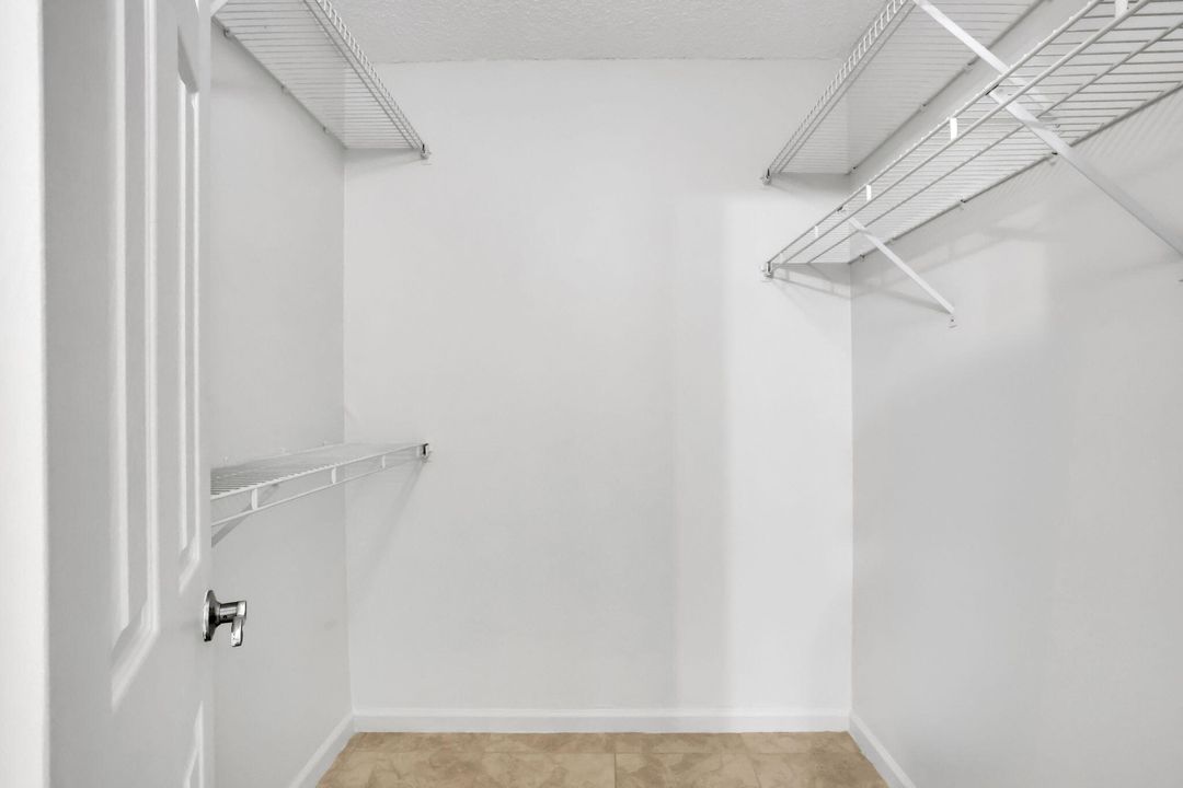 For Rent: $2,750 (2 beds, 2 baths, 2088 Square Feet)