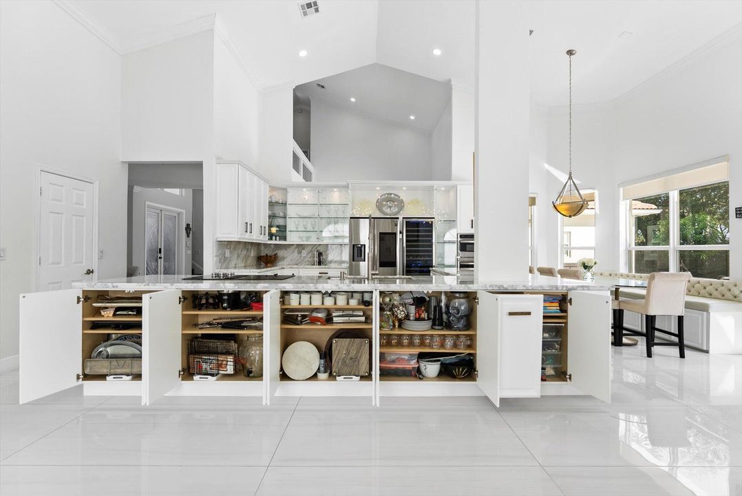 待售: $1,985,000 (5 贝兹, 5 浴室, 4876 平方英尺)