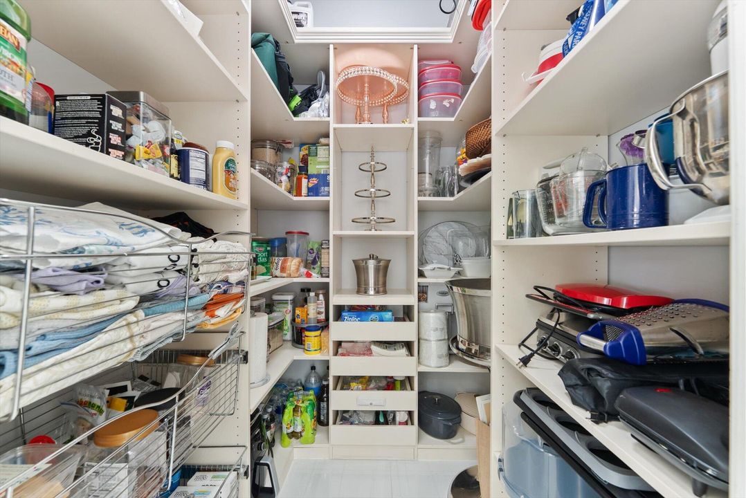 待售: $1,985,000 (5 贝兹, 5 浴室, 4876 平方英尺)