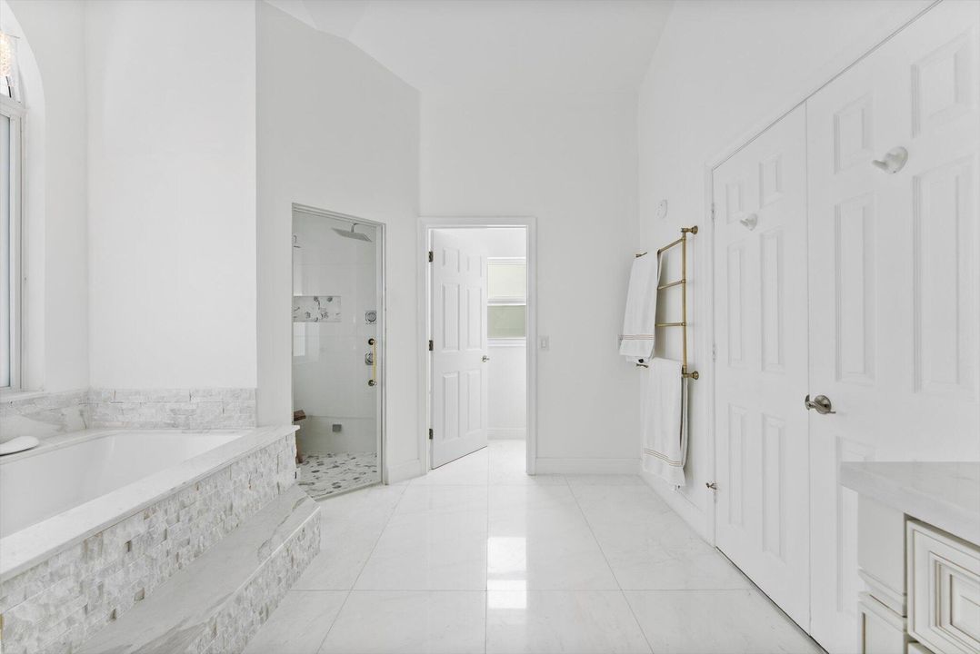 待售: $1,985,000 (5 贝兹, 5 浴室, 4876 平方英尺)