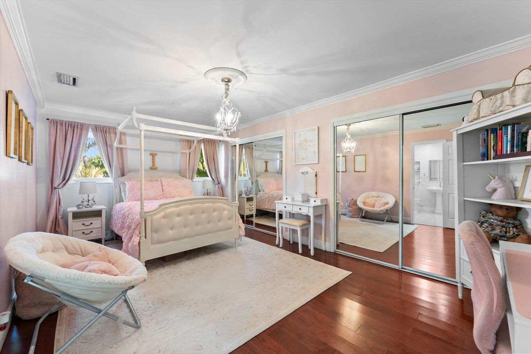 待售: $1,985,000 (5 贝兹, 5 浴室, 4876 平方英尺)