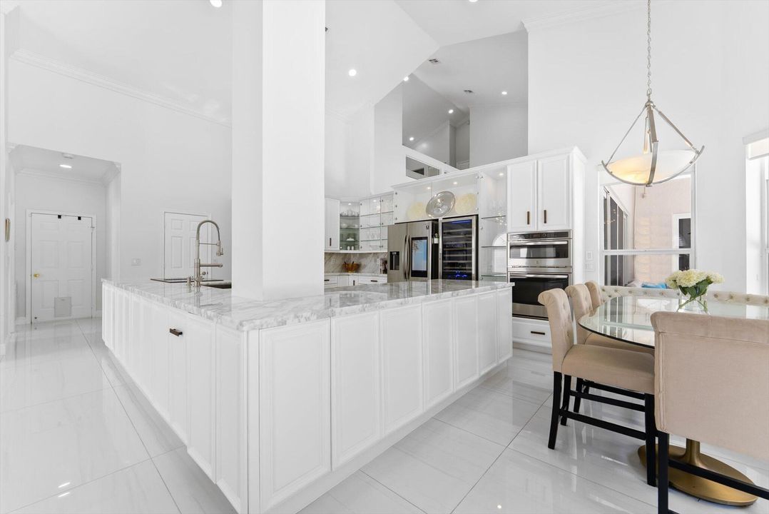 待售: $1,985,000 (5 贝兹, 5 浴室, 4876 平方英尺)