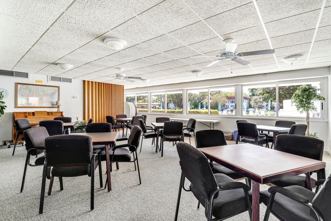 待售: $95,000 (1 贝兹, 1 浴室, 679 平方英尺)