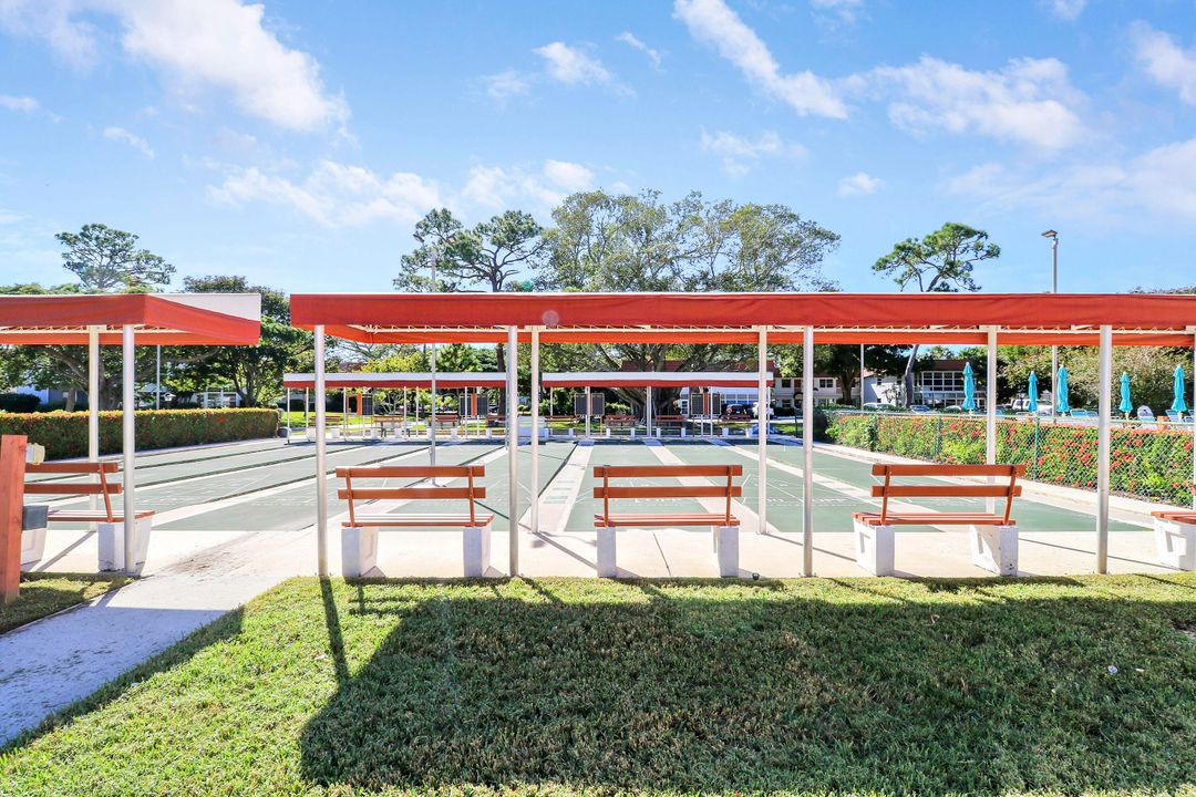 待售: $95,000 (1 贝兹, 1 浴室, 679 平方英尺)