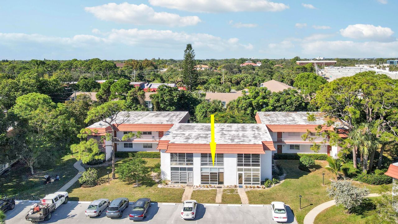 待售: $95,000 (1 贝兹, 1 浴室, 679 平方英尺)