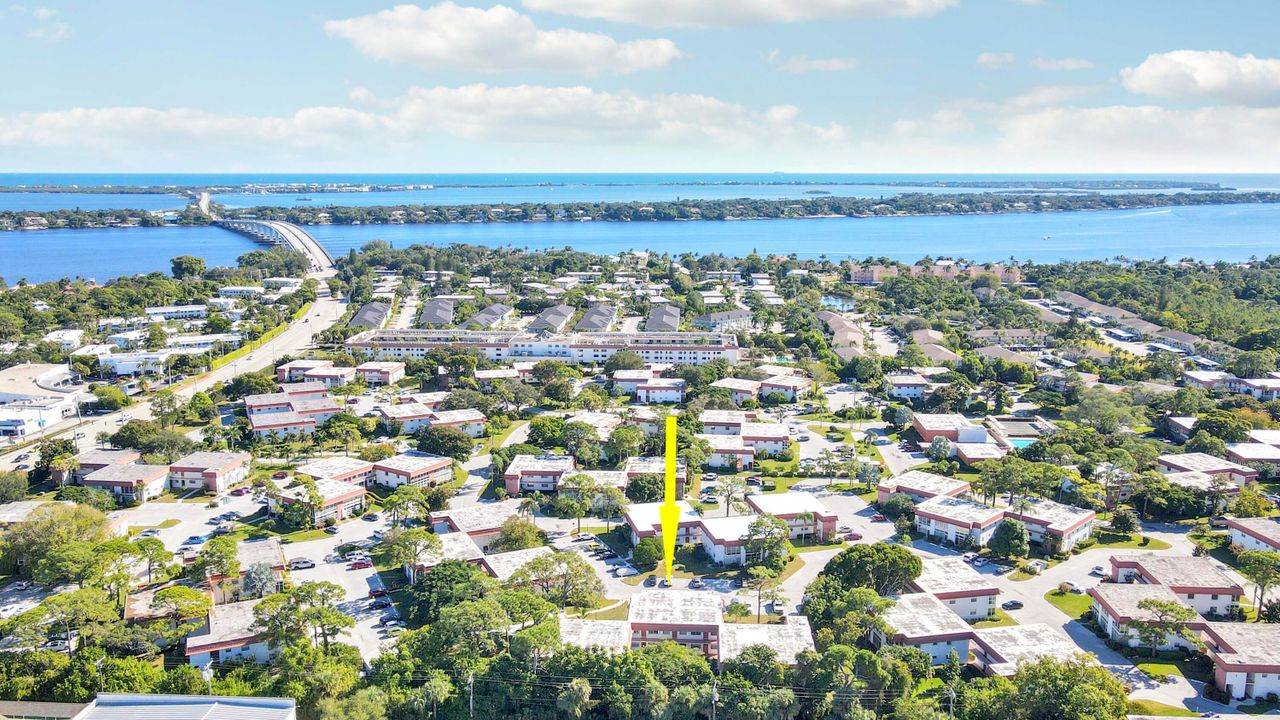 待售: $95,000 (1 贝兹, 1 浴室, 679 平方英尺)