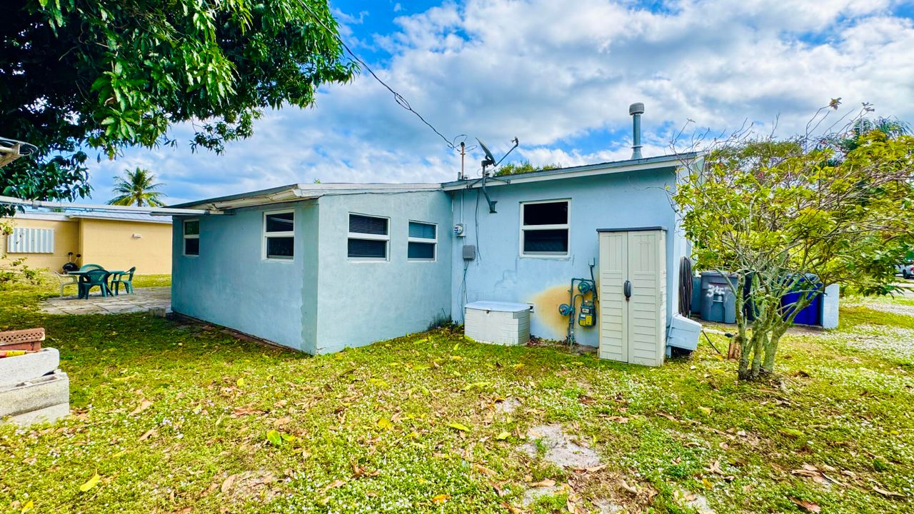 出租: $2,800 (3 贝兹, 1 浴室, 1240 平方英尺)