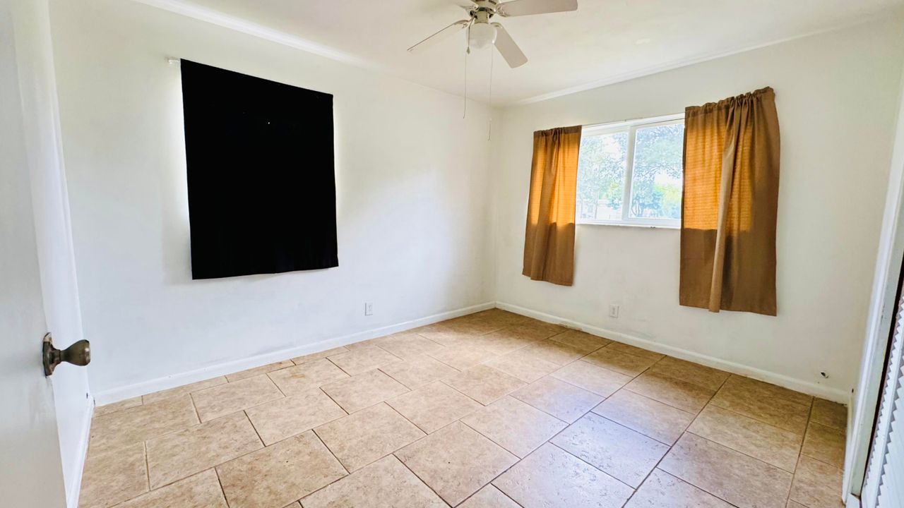 出租: $2,800 (3 贝兹, 1 浴室, 1240 平方英尺)