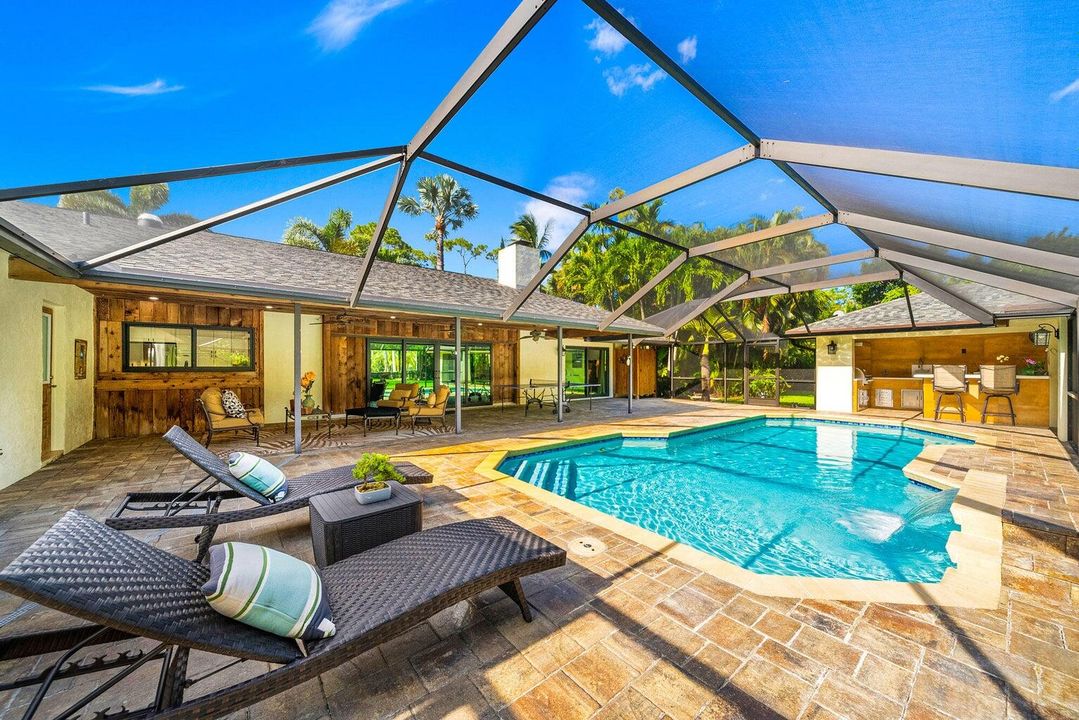 For Rent: $12,950 (4 beds, 3 baths, 2972 Square Feet)