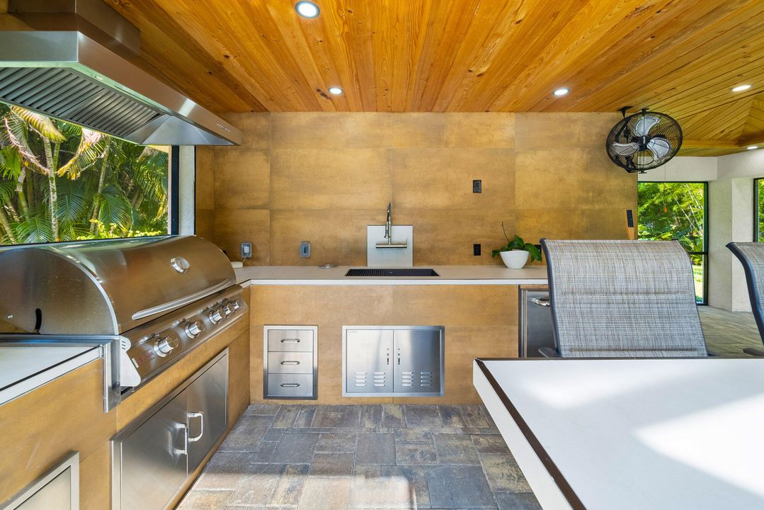 For Rent: $12,950 (4 beds, 3 baths, 2972 Square Feet)