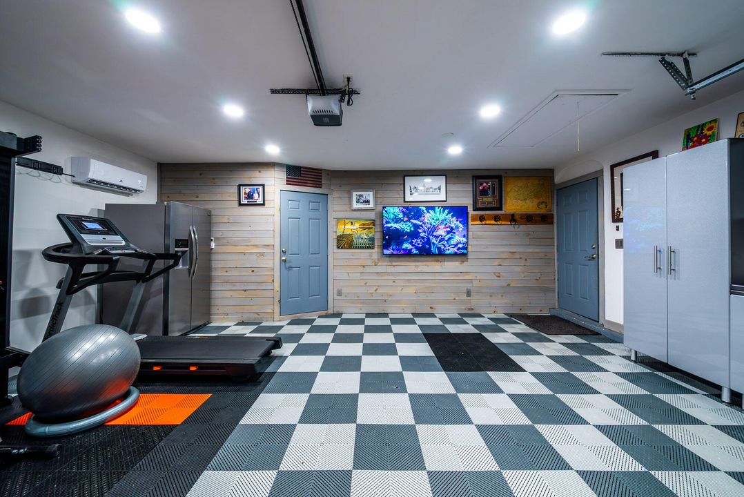 For Rent: $12,950 (4 beds, 3 baths, 2972 Square Feet)