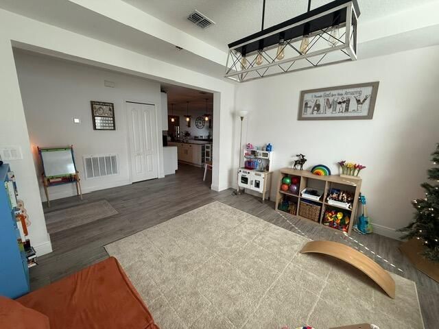 For Sale: $505,000 (4 beds, 3 baths, 2274 Square Feet)