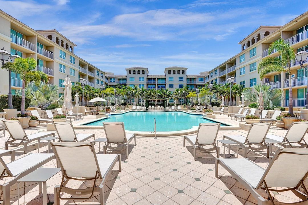 В аренду: $5,300 (2 спален, 2 ванн, 1310 Квадратных фут)