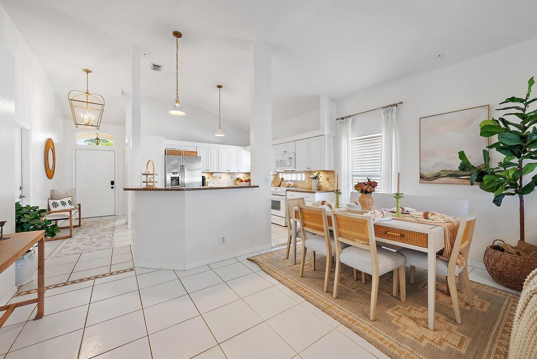 待售: $499,999 (4 贝兹, 2 浴室, 1580 平方英尺)