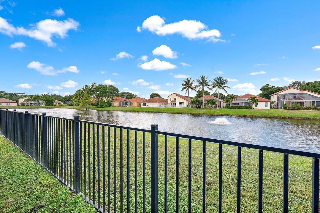 待售: $499,999 (4 贝兹, 2 浴室, 1580 平方英尺)