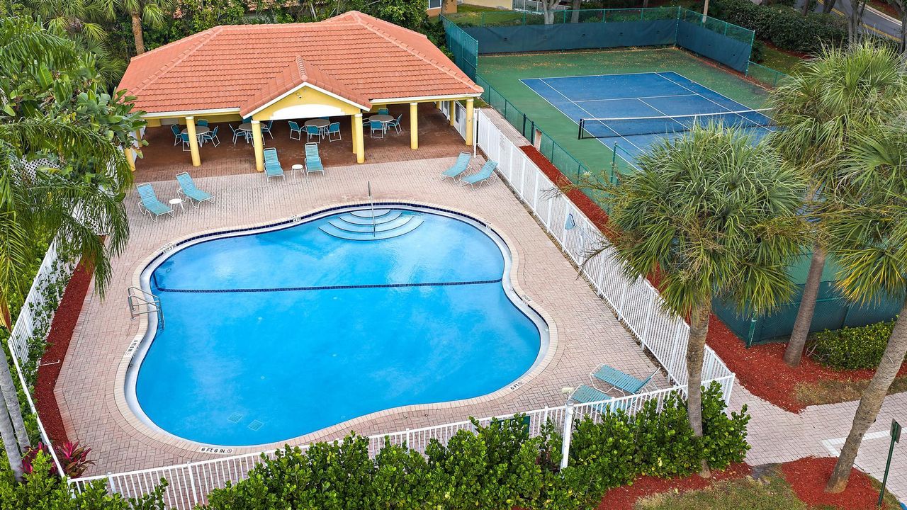 待售: $499,999 (4 贝兹, 2 浴室, 1580 平方英尺)