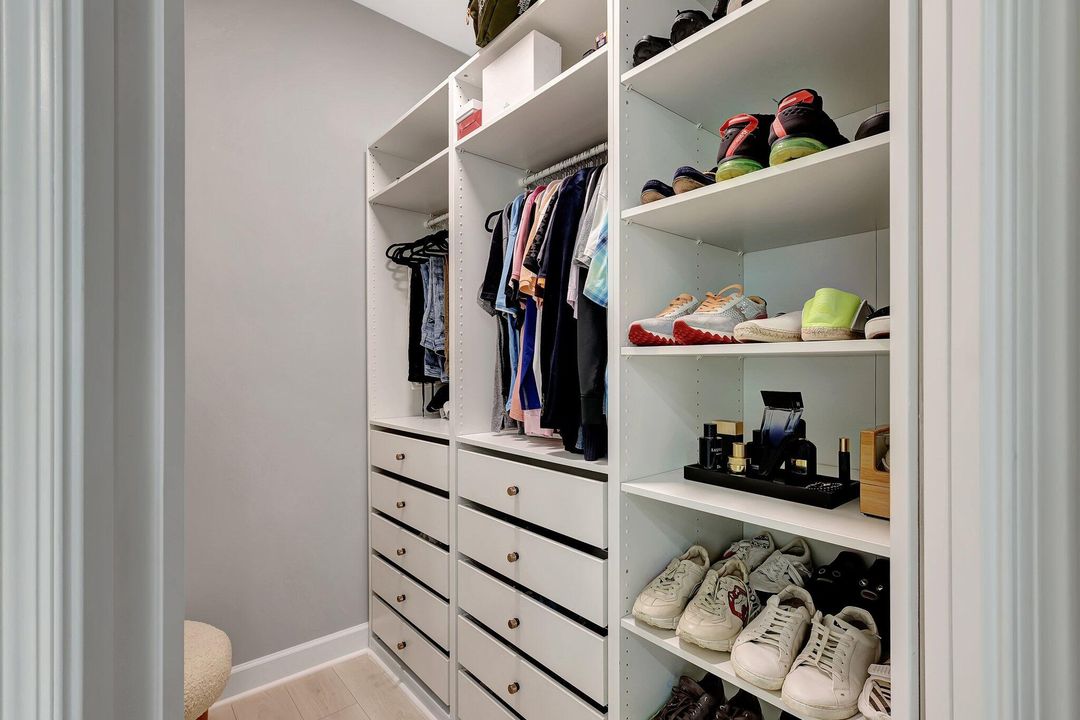 For Sale: $875,000 (4 beds, 4 baths, 2951 Square Feet)