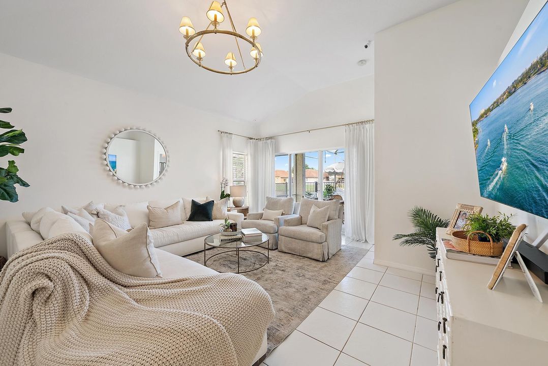 待售: $499,999 (4 贝兹, 2 浴室, 1580 平方英尺)