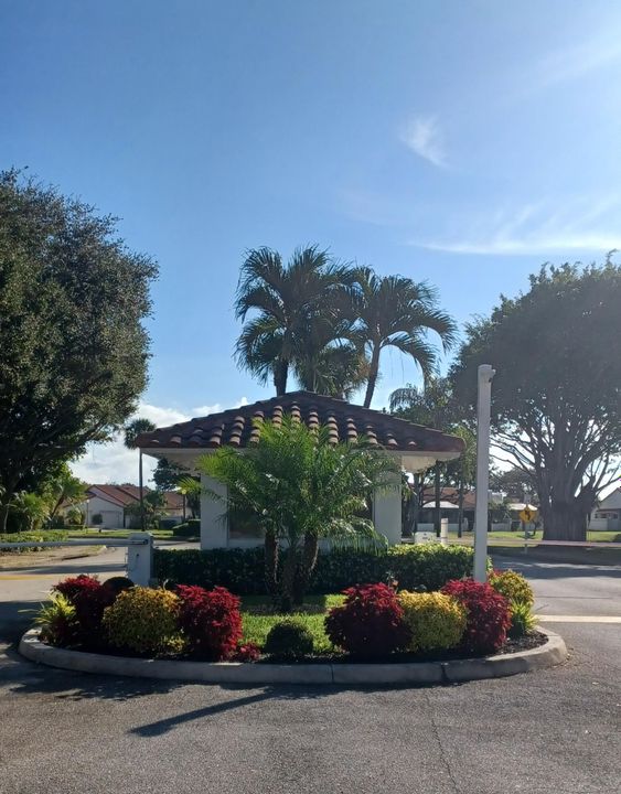 En Venta: $720,000 (4 camas, 2 baños, 2177 Pies cuadrados)