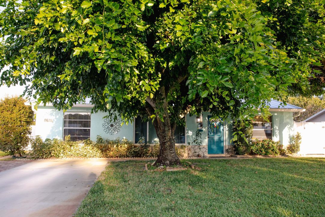 For Sale: $450,000 (3 beds, 2 baths, 1298 Square Feet)