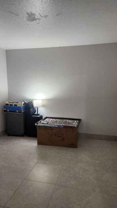 出租: $2,500 (3 贝兹, 2 浴室, 1008 平方英尺)