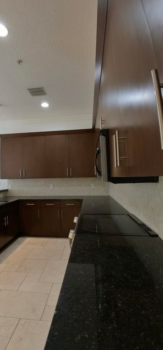 For Rent: $4,750 (2 beds, 2 baths, 1307 Square Feet)