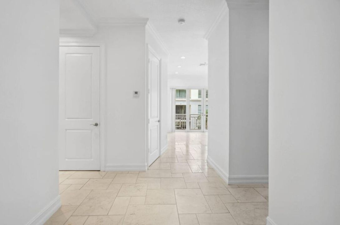 For Rent: $4,750 (2 beds, 2 baths, 1307 Square Feet)