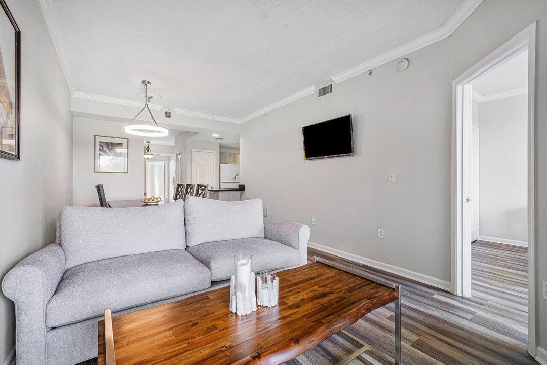 For Sale: $324,900 (3 beds, 2 baths, 1200 Square Feet)