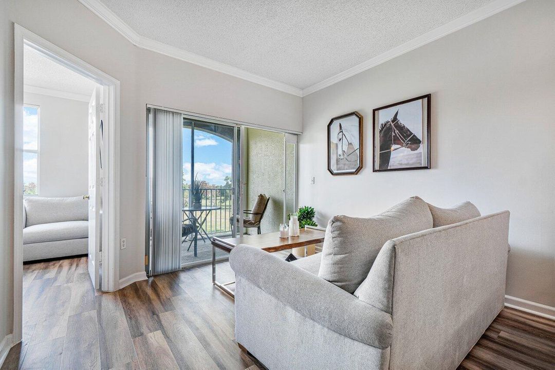 For Sale: $324,900 (3 beds, 2 baths, 1200 Square Feet)