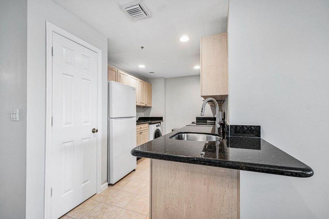 For Sale: $324,900 (3 beds, 2 baths, 1200 Square Feet)