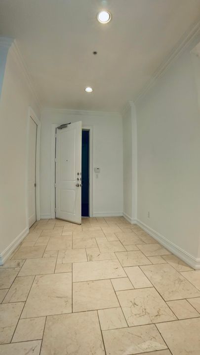 For Rent: $4,750 (2 beds, 2 baths, 1307 Square Feet)