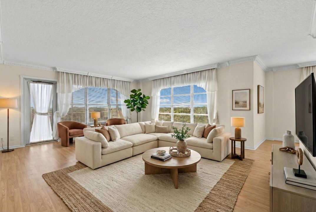 На продажу: $185,000 (2 спален, 2 ванн, 1350 Квадратных фут)