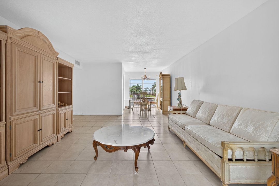 На продажу: $79,900 (1 спален, 1 ванн, 672 Квадратных фут)