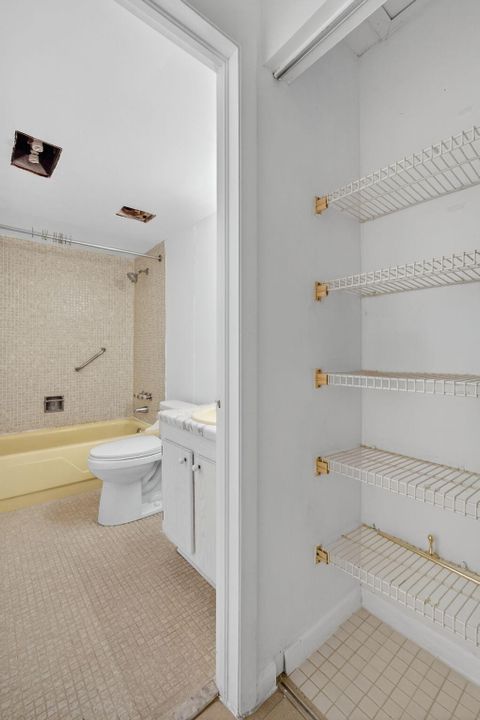 На продажу: $79,900 (1 спален, 1 ванн, 672 Квадратных фут)