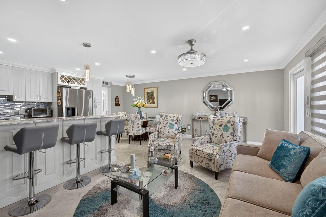 На продажу: $245,000 (1 спален, 1 ванн, 702 Квадратных фут)