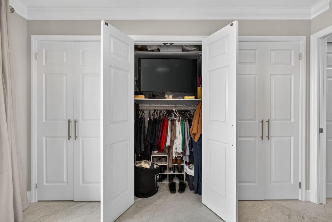 На продажу: $245,000 (1 спален, 1 ванн, 702 Квадратных фут)